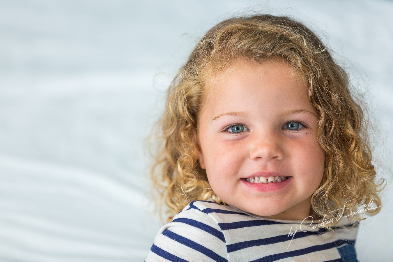 Beautiful flower girl photographed at King Evelton Beach and Resort by Cristian Dascalu