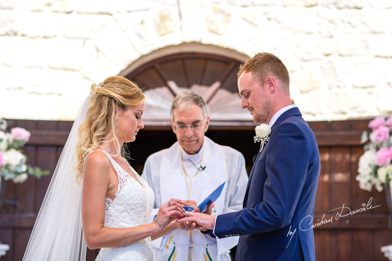 Beautiful wedding ceremony moments at Aphrodite Hills Resort in Cyprus, captured by photographer Cristian Dascalu.